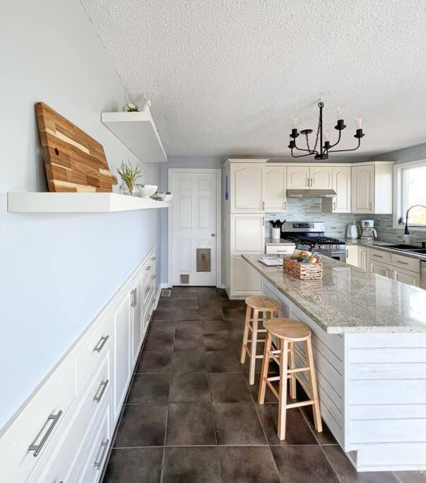 Sunrise Escape - Close To The Beach! Victoria Exterior foto