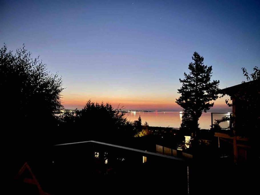 Sunrise Escape - Close To The Beach! Victoria Exterior foto