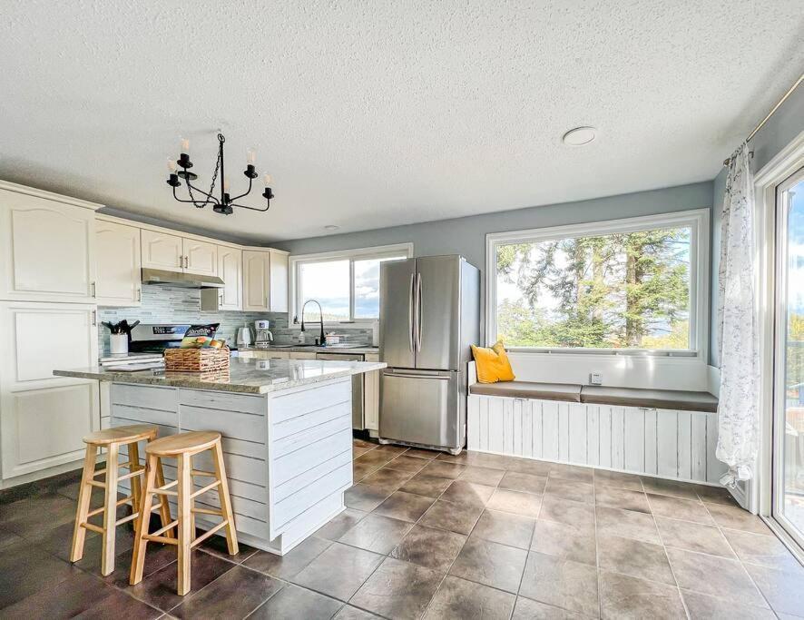 Sunrise Escape - Close To The Beach! Victoria Exterior foto